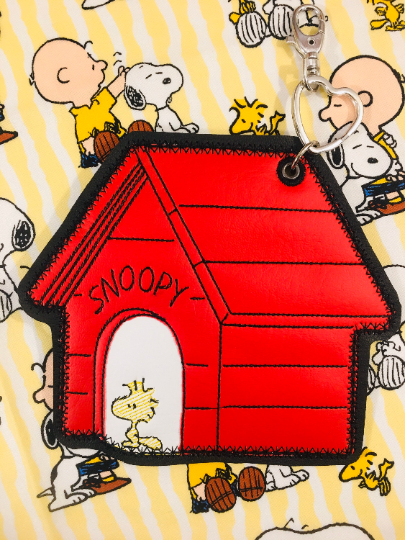 ITH Snoopy Pouch